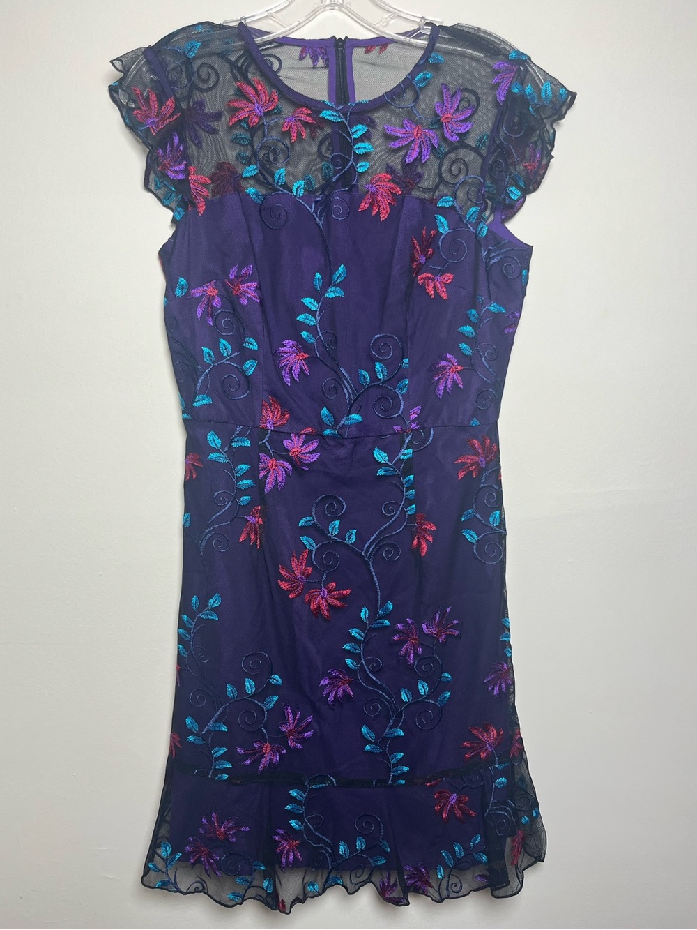Women's NWOT Donna Morgan Flutter Purple Mesh Dress Floral Embroidery Size 4